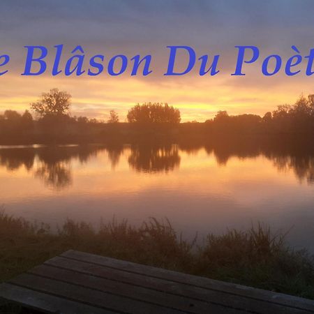 Le Blason Du Poete Mayet Zewnętrze zdjęcie
