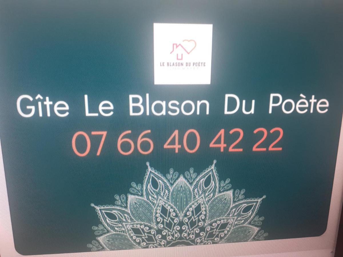 Le Blason Du Poete Mayet Zewnętrze zdjęcie